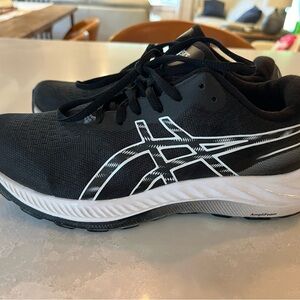 Women’s size 8 ASICS sneakers